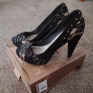 BKE lacy heels